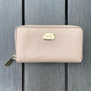 MICHAEL KORS Off White/Cream Wallet